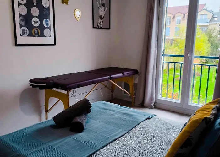 Bright Flat Near Disneyland With Private Parking