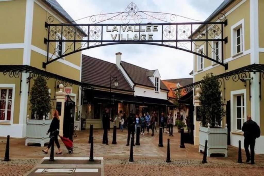 Bright Flat Near Disneyland With Private Parking *