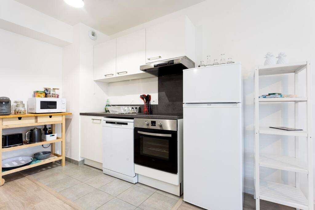 Bright Flat Near Disneyland With Private Parking