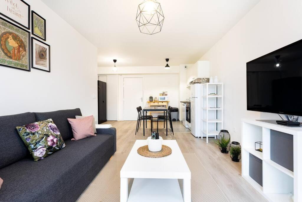Bright Flat Near Disneyland With Private Parking Chalifert